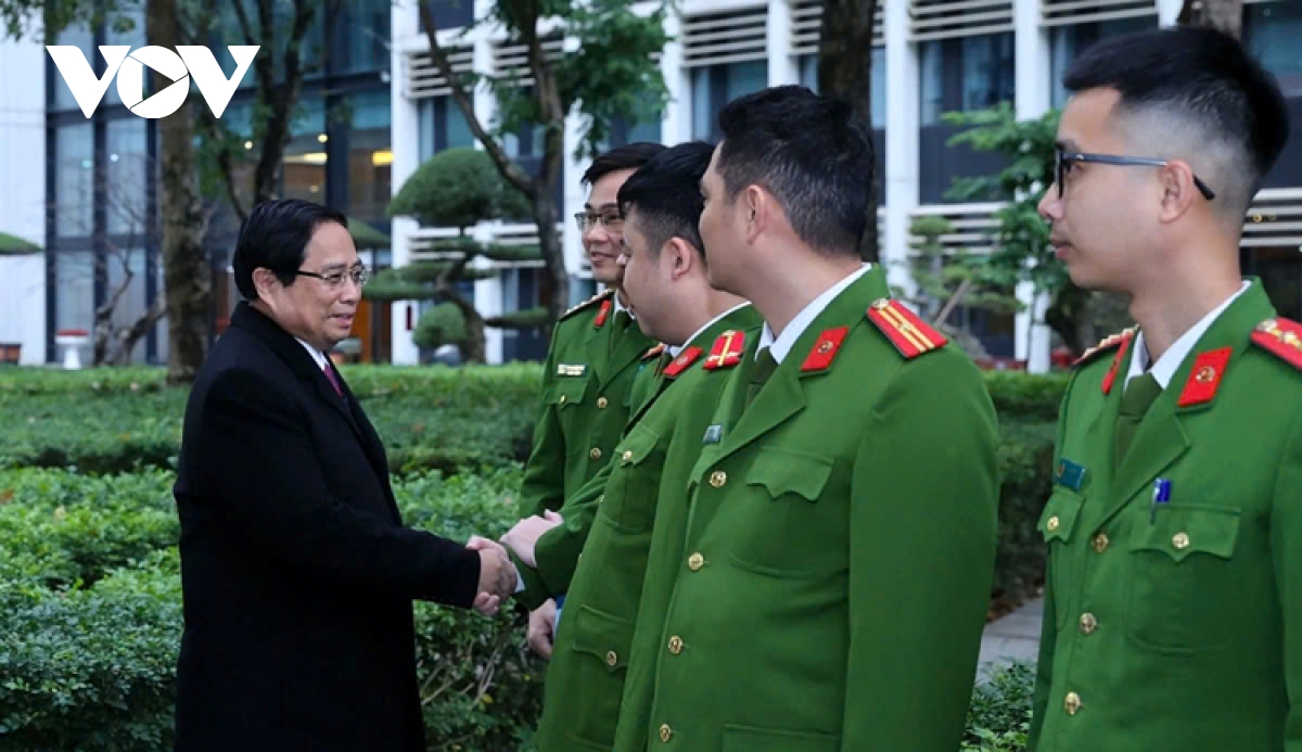 PM Pham Minh Chinh pays Lunar New Year visit to police force